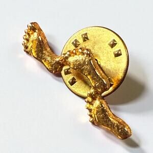 Vintage Footprints Lapel Pin Gold Tone Christian Steps Tie Pin